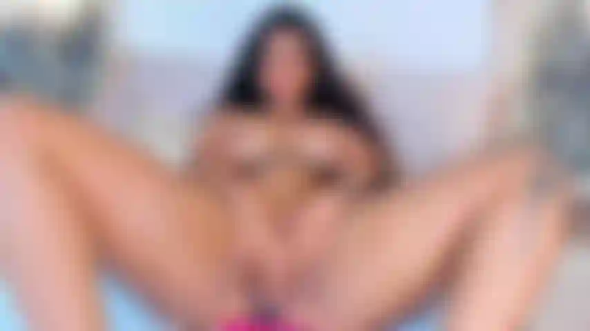 Minha boceta precisa de você dentro, você está disposto a me encher de prazer?