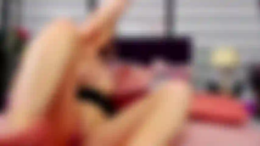 Aproveite meu cuzinho nojento, rebola no seu pau! Linda.