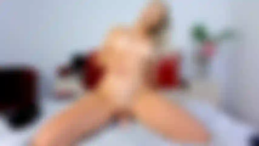 Craving this dildo ride