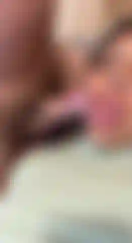 Minha língua no pau dele.