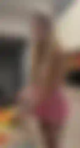 O jantar está pronto, eu sou sobremesa. Bom apetite!