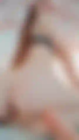 Big hips and a pink pussycome check it out