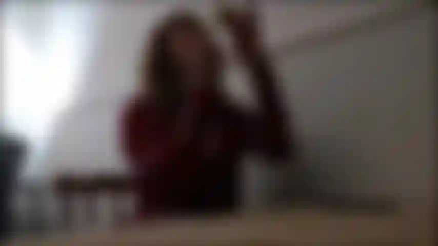 Gary, namorado inútil, fica com a cara suja depois de estragar nosso encontro.