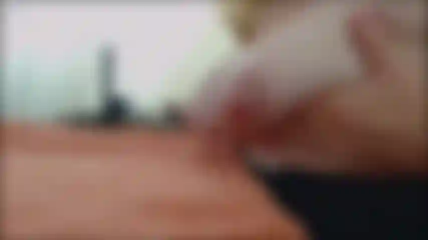 Grávida e ordenhando meus peitos em uma toalha, mamilos grandes, conversa suja.