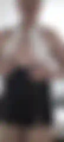 Hi I'm a secretary looking for a job would you please hire me