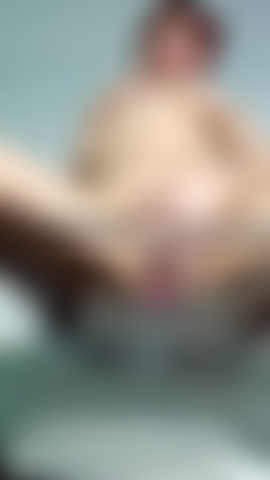 Me masturbando com a cadeira.