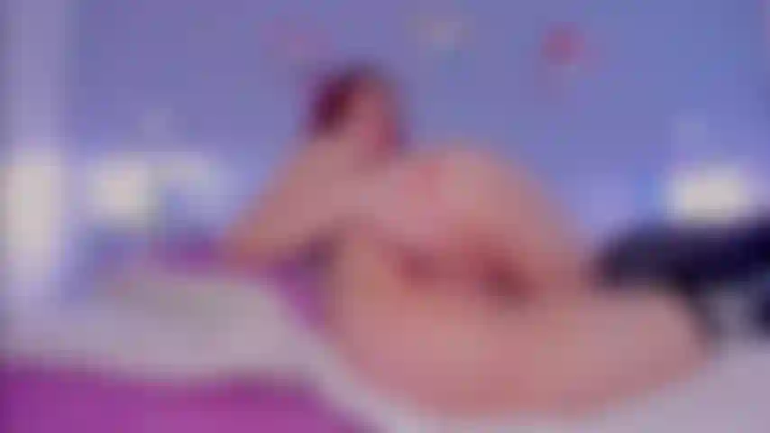 Dedilhando meu cu.