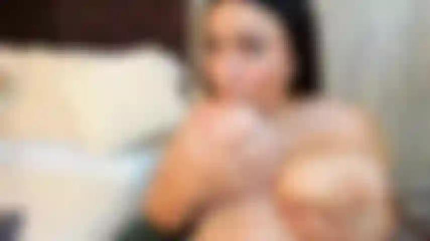 Tenho seios grandes.