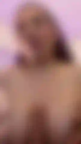 que delicia tu polla entre  mis grandes tetas