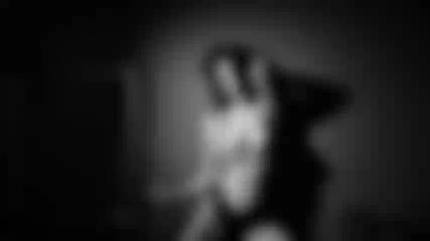 Corpo nu quente movendo-se lentamente.