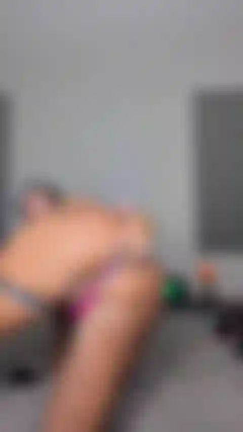 Plugue anal com joias e vibração da ponta, parte 2.