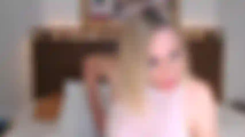 Observando seu pau ensaboado enquanto brinco, espalho e fodo minha boceta molhada.
