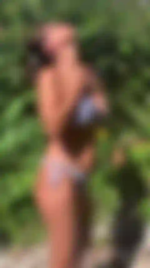 Me divertindo no chuveiro ao ar livre. Cum junte-se a mim.