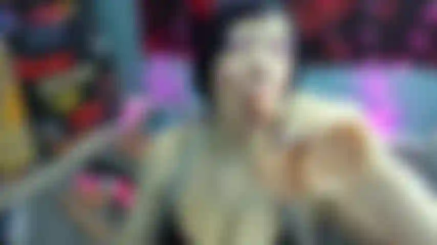 Uma destruidora de lares malvada quer que você ligue para sua esposa enquanto transa com ela!