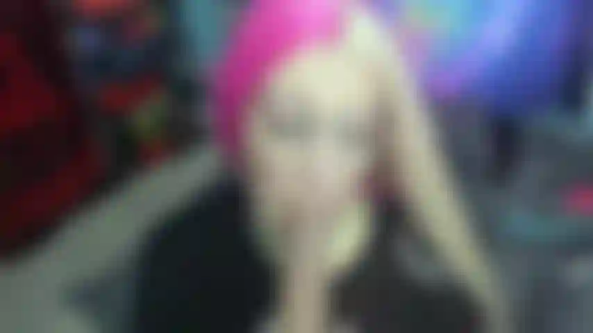 Shae Wednesday is the Office Fuckdoll. Gangbang fantasy+begging for a facial! Glasses+Blonde hair