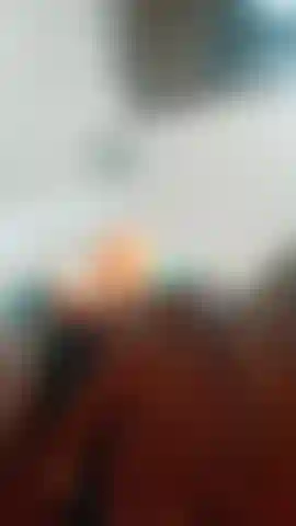 Primeira gozada fazendo ahegao, cam no chão. Extreme moms.