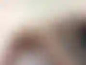 A melhor amiga de sua irmã vem ver sua irmã. Claro que ela não está aqui, provavelmente transando com alguém. Como devo recuperá-la? Seu irmãozinho parece bom ....