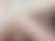 Estou passando para ver sua esposa, mas parece que ela não está aqui... Você tenta me atacar. Sou tímida no começo mas depois de ver seu pau enorme não resisto. Foda-se sua esposa. Ela não vai descobrir.