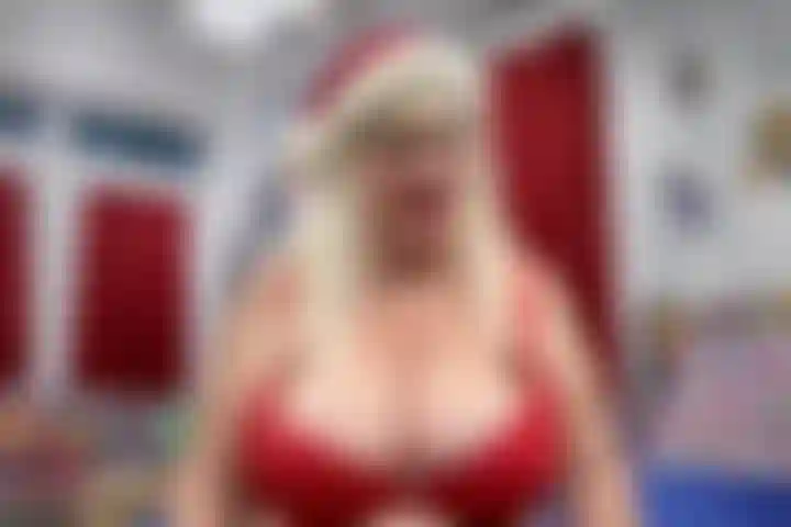 Mrs_clause_with_the_bbc_hooligan_cocks-tits_hanging_&_squirting_toy.