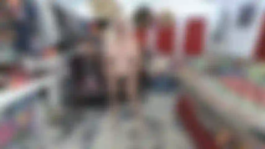 Bbc_strapon_dangling_while_i_encourage_the_bbc_hooligans--peitos pendurados e barriga.