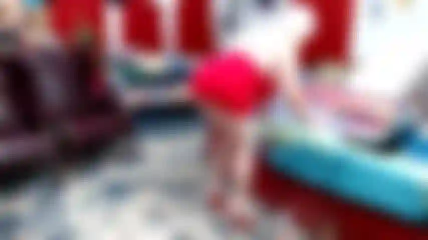 Vestido vermelho & saltos altos vermelhos--vídeo de provocação---troca para vestido branco--seios & bunda quicando---cowgirl invertida com brinquedo preto na buceta.