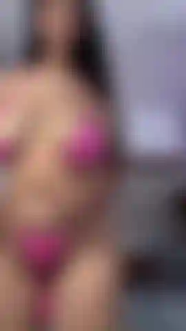 Aprecie minhas curvas sensuais.