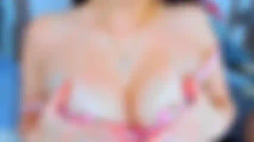 Muito cuspe enquanto te chupo fundo.