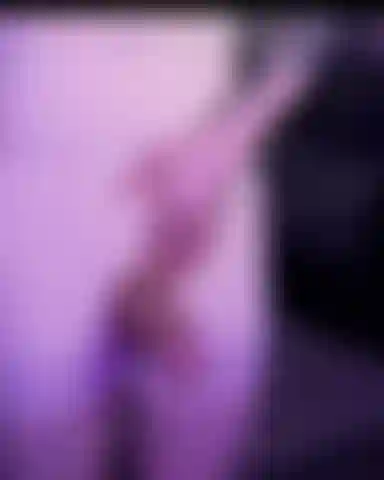 Veja meu pau enorme e pendurado.