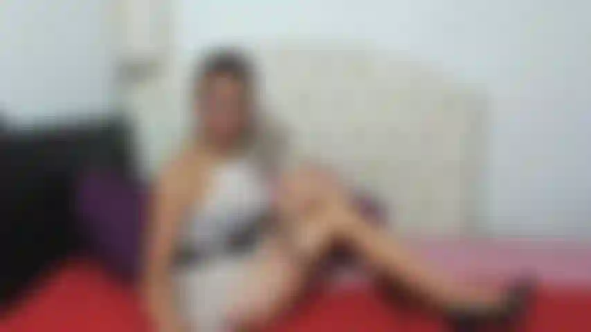 Cachorrinha e anal profundo.