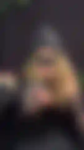 Bat girl tem orgasmos.