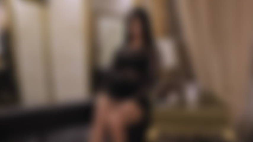 Safada e carinhosa são algumas das palavras que uso para me descrever.