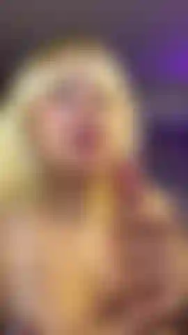 Cute blonde couldn't resist to use her mouth 💦