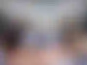 Quando eu tive muitos shows frustrantes consecutivos ficando azul, coloco minha câmera em pausa e tenho um orgasmo preguiçoso deitada no meu vibrador favorito.