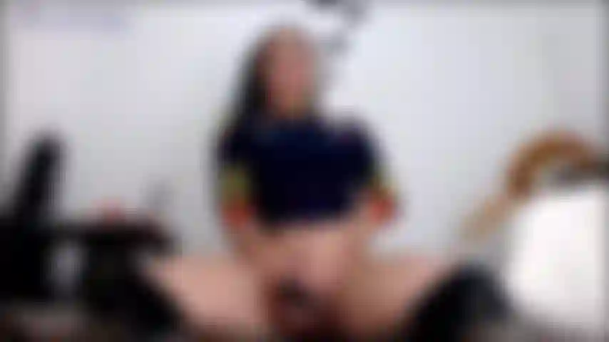 Arsmate monta um vibrador.