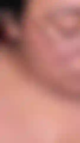 Boquete e desleixada.