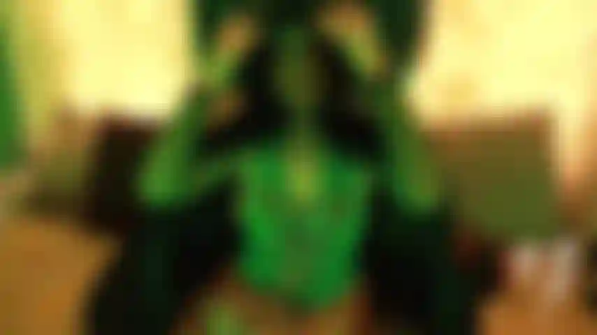 Sua dona de jardim ruiva local está procurando um novo servo - você é digno? Prove isso a ela seguindo seu joi e cei...