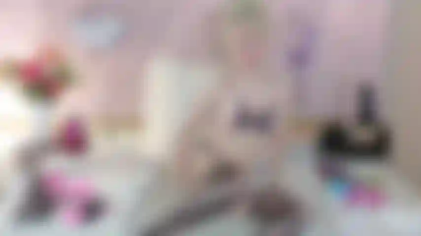 Abrindo minha bunda - sophia sinclaire mostra seus buracos apertados - 4k mp4.