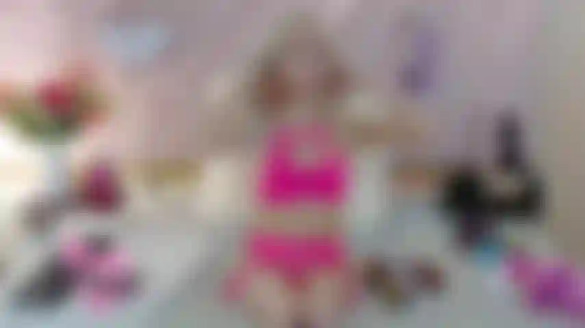 Transando de salto - sophia sinclaire se sente sexy usando apenas sapatos abertos - 4k mp4.