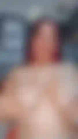 Seu leite em meus seios parece divino.