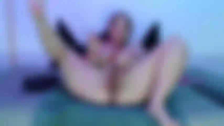 Sophie esguicha 3 vezes, ótimo esguicho.