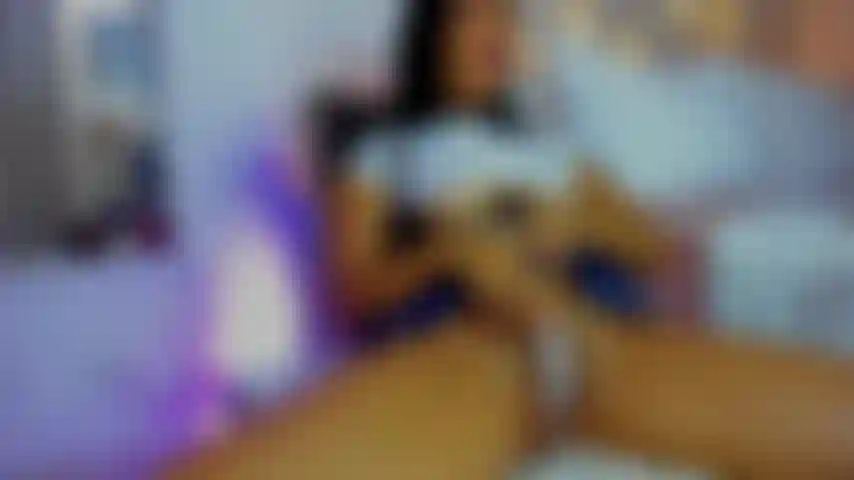 Deixa eu te mostrar o quanto eu consigo ser safada—uma pequena provocação para você... Camel toe.