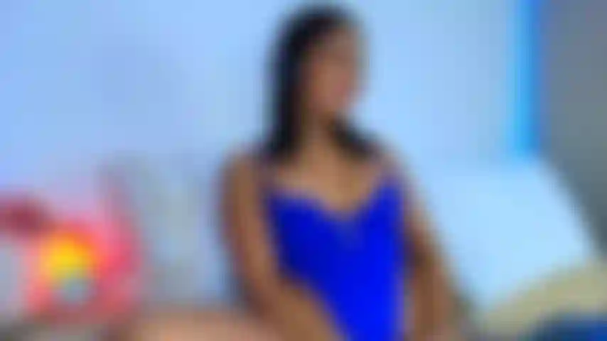 Fodo minha buceta com minha bucetinha e fico bem molhada e suja.