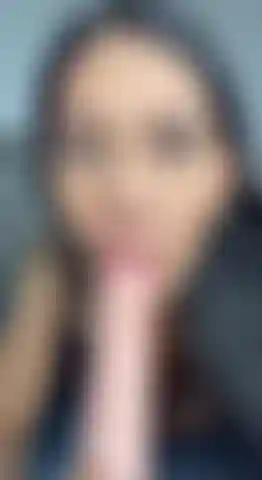 Chupando seu pau, por favor, afogue-se.