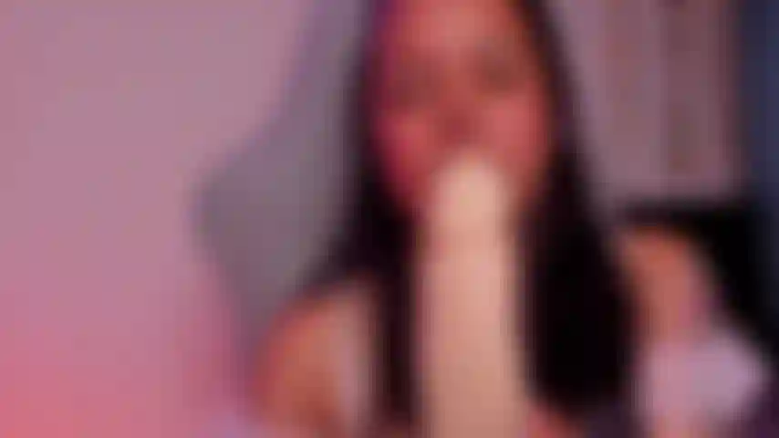 Chupando um pau enorme!!!