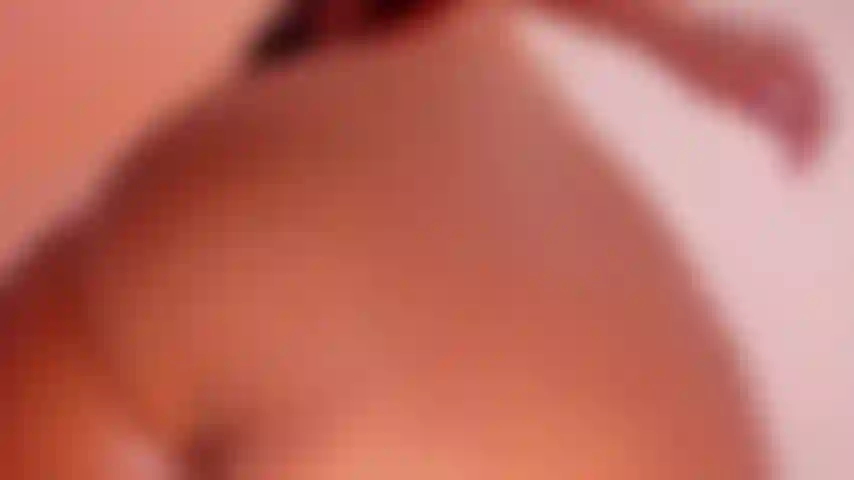 Brinquedo dentro do meu cu.