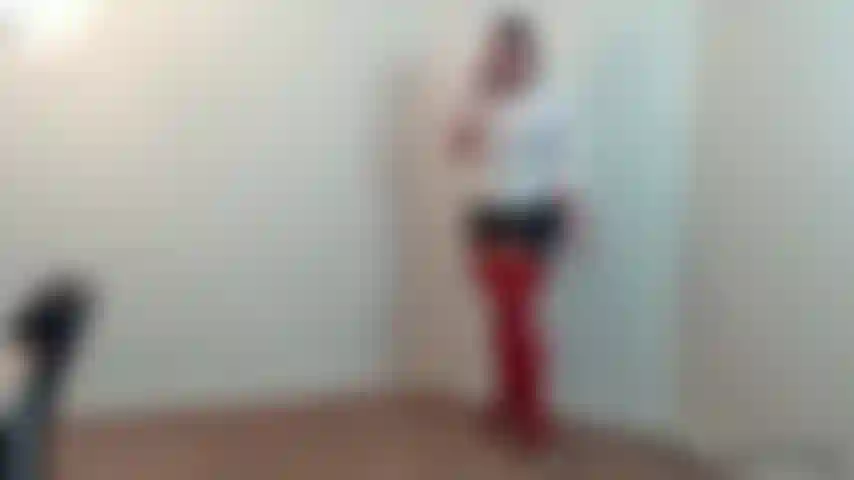 Office pervert joi cam recording pt 1- eu provoco você depois que eu encontro você me espionando em minha roupa sexy. Eu te digo como acariciar enquanto mostro todas as minhas curvas. Tirando minhas meias, liga, sutiã sem copa e salto alto. Pervertidos não conseguem gozar!