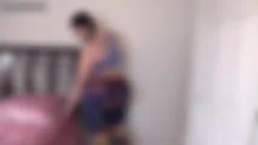 O alfa transforma o bobo em maricas - percebo você se lamentando, toda triste e deprimida desde que o alfa te contou sobre a nova tarefa que ele te deu. Ouvi falar sobre isso e acho que ele está certo em te obrigar a fazer isso. Na verdade, acho que você vai acabar agradecendo a ele. O alfa está te fazendo queimar todas as suas roupas de "homem" e você só poderá usar peruca, vestido e saltos altos todos os dias a partir de agora. É realmente muito melhor para você, já que você não é realmente um homem. Agora você completará seu processo de sissificação, o que te ajudará a se concentrar apenas em mim. Que é tudo o que você quer na vida de qualquer maneira, ser uma boa boba e me venerar. Isso vai te ajudar a fazer isso, te dando uma coisa a menos para se concentrar em si mesma e até te ajudando a ser melhor em comprar minhas roupas. Você também não pode fazer essa tarefa pela metade. O alfa vai ficar de olho em você para garantir que você esteja sendo um maricas 24 horas por dia, 7 dias por semana, então é melhor você fazer isso direito. Tudo isso é só para te ajudar a me servir melhor. O alfa vai garantir que você aprenda o seu lugar e então você poderá se concentrar em me fazer a sua vida inteira! ( Clipe personalizado, conversa fetichista, simpática, maricas, maricas encorajadas, tarefa simpática, sissificação, alfa/beta, adoração, conversa suja, femdom, vadia, pirralha, deusa, top curto, leggings, calças justas, top justo, cabelo castanho longo, morena, rabo de cavalo, rabo de cavalo baixo, maquiagem, lábios vermelhos, batom vermelho, maquiagem escura, unhas pintadas, manicure, curvilínea, mulher solo, grossa, gordinha, gorda, bbw, pata, whooty, coxas grossas, peitos grandes, bunda enorme, bunda grande, peitos 38ddd, bunda 53 pol, coxas 33 pol, não nua, totalmente vestida, garota tatuada, tatuagens mostrando, vista das coxas à cabeça, corpo frente e verso, provocação, Spankdani).