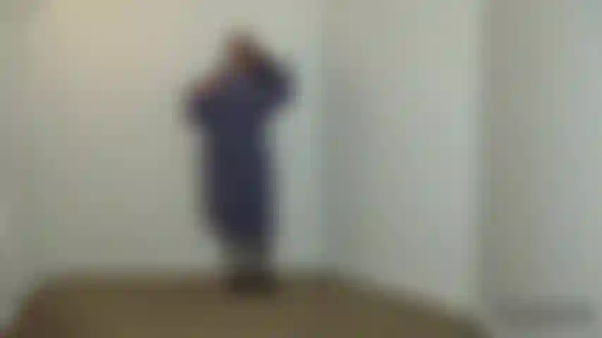 Seu presente de aniversário - eu! Sei que é seu aniversário e resolvi te dar um presente especial. Você finalmente consegue me foder! Podemos levar o nosso tempo, eu vou te provocar tirando a roupa e dançando antes de cavalgar seu pau duro. Vista de rosto e depois vista de bunda andando.