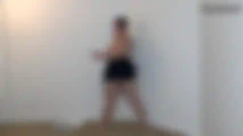 Roupas apertadas tiram a bunda grande joi- pegue seu pau darryl e siga em frente até minha mão bater na minha bunda. Vou te dar um descanso cada vez que tirar uma peça de roupa. Você consegue chegar até a contagem regressiva ou minhas curvas serão demais para você?