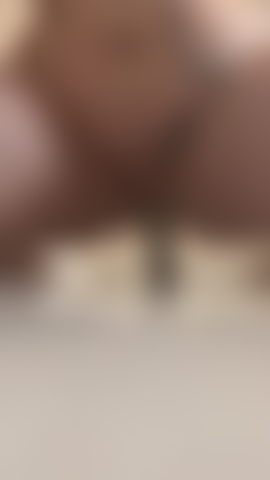 Cowgirl no chuveiro.